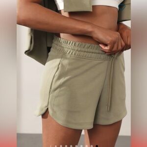 NWT Athleta seasoft shorts, olive branch, size XS